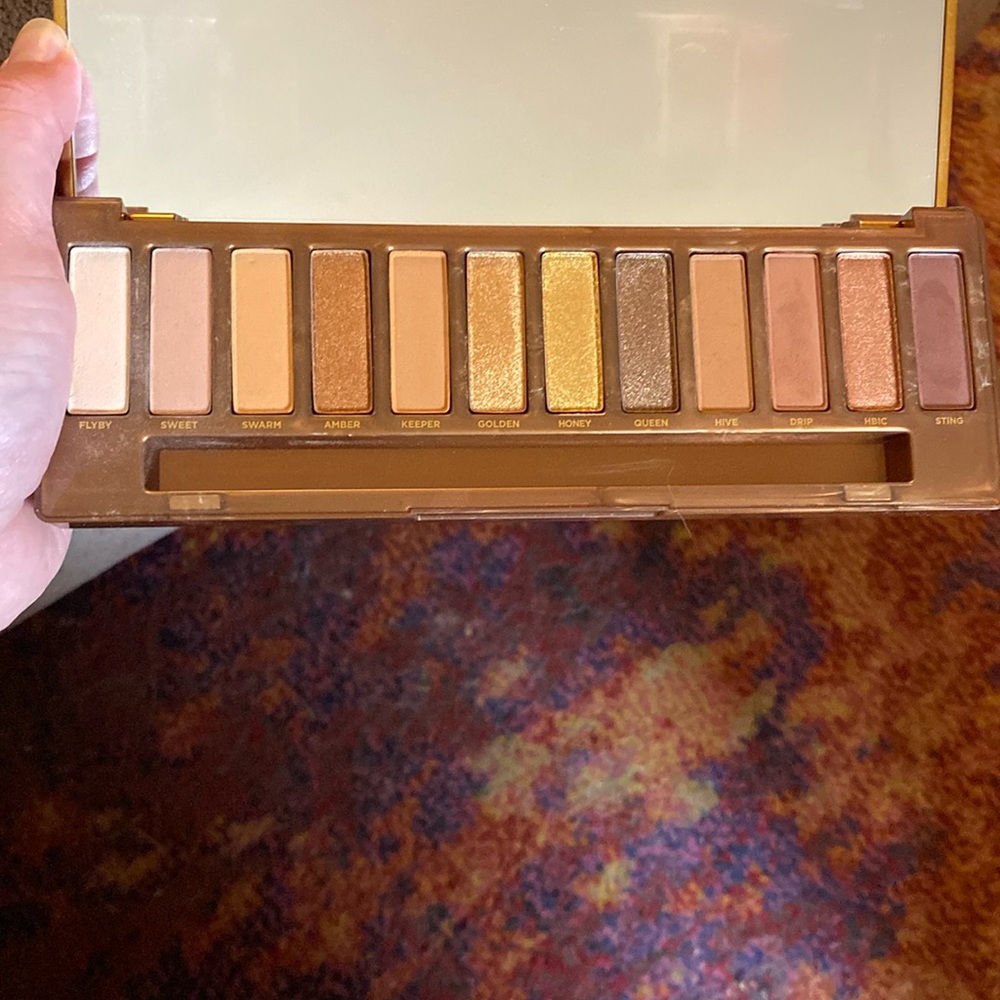 Urban Decay Naked Honey eyeshadow palette